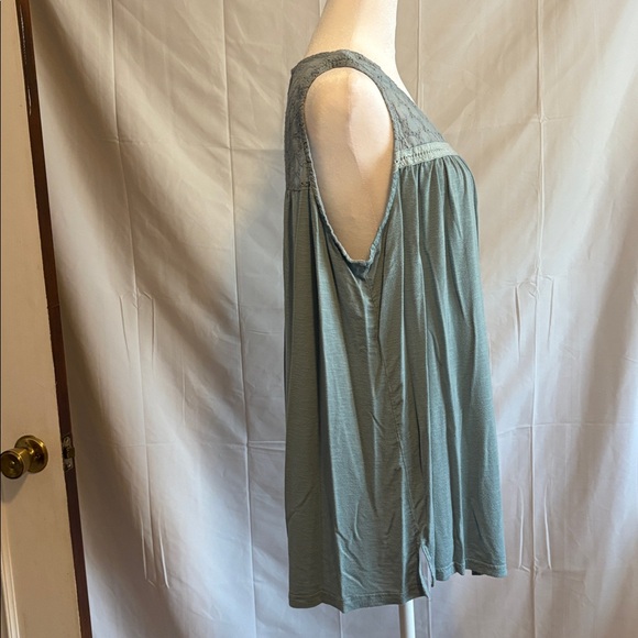 Suzanne Betro Top Size 1X - Picture 3 of 4